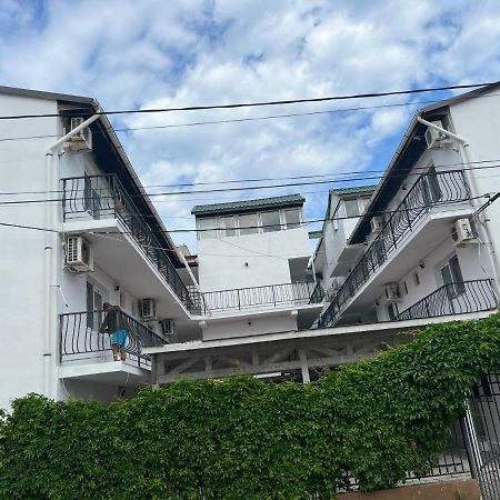 קוסטינסטי Mario Residence מראה חיצוני תמונה